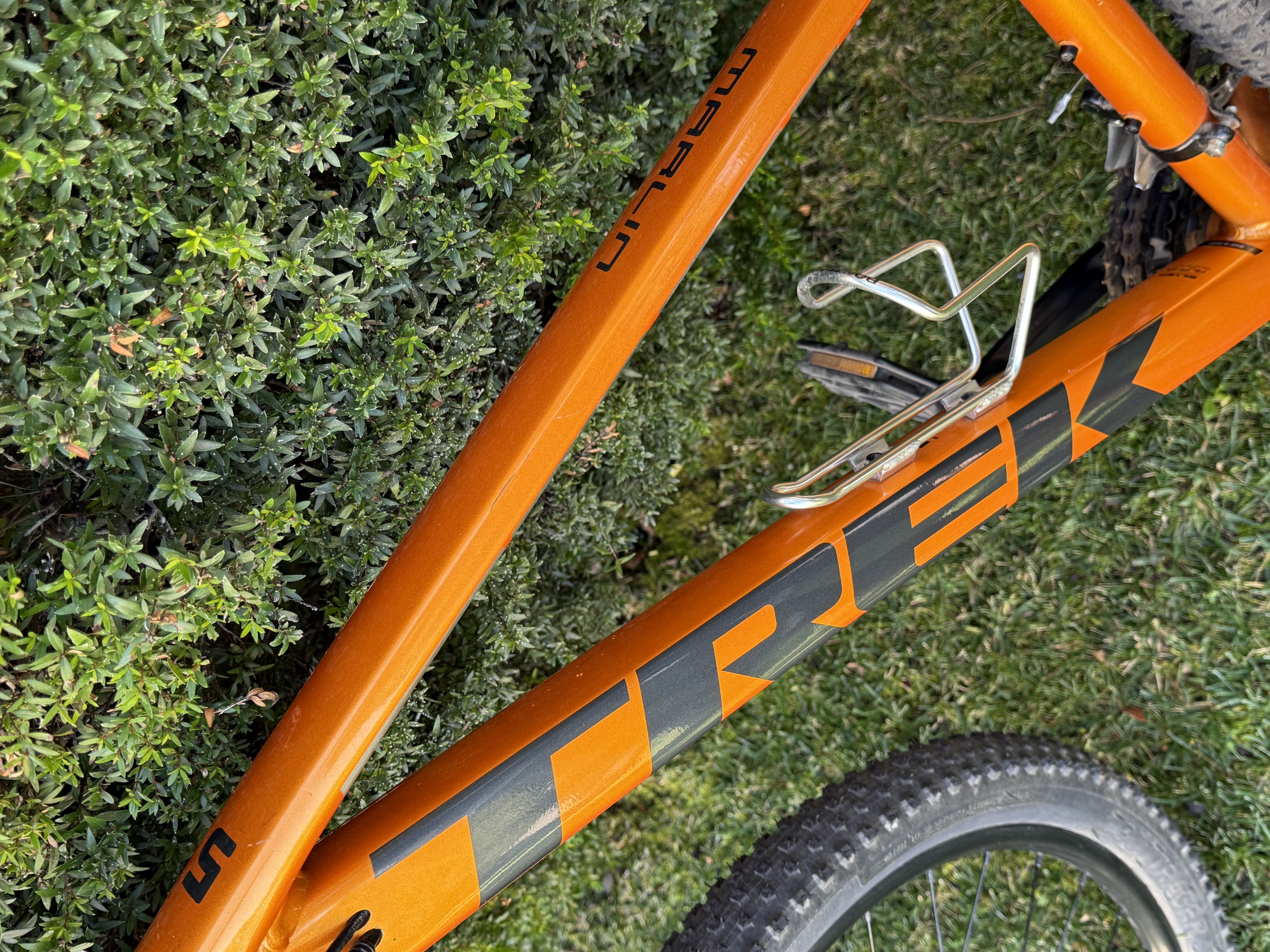 Bicicleta Mountain Bike Trek Marlin 5 Bicicleta Mountain Bike Trek Marlin 5