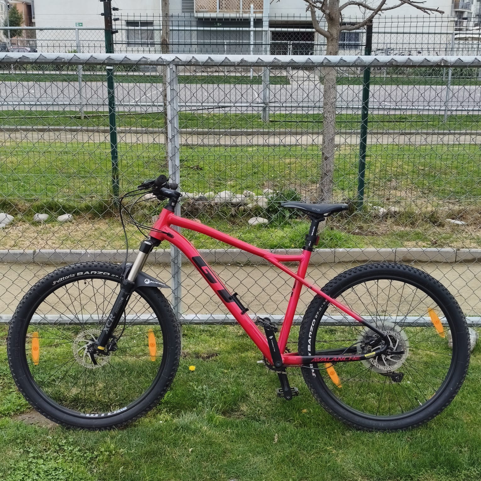Bicicleta Mountain Bike Avalanche Gt  Elite 27.5.